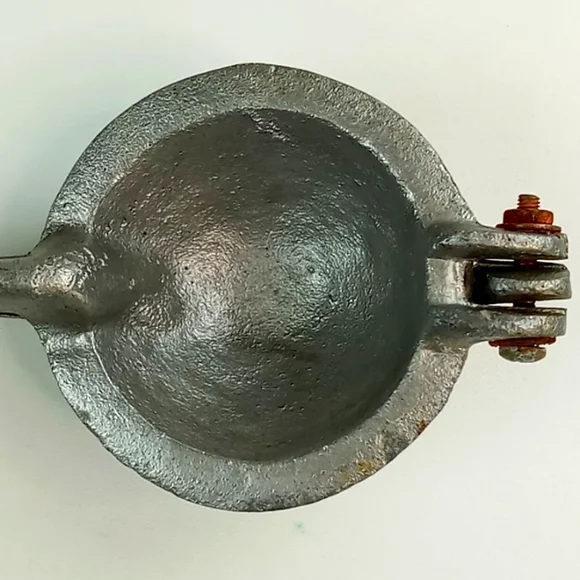 Vintage Die Cast Aluminum Lemon+Lime Hand Juicer/Squeezer/Press - Picture 10 of 10